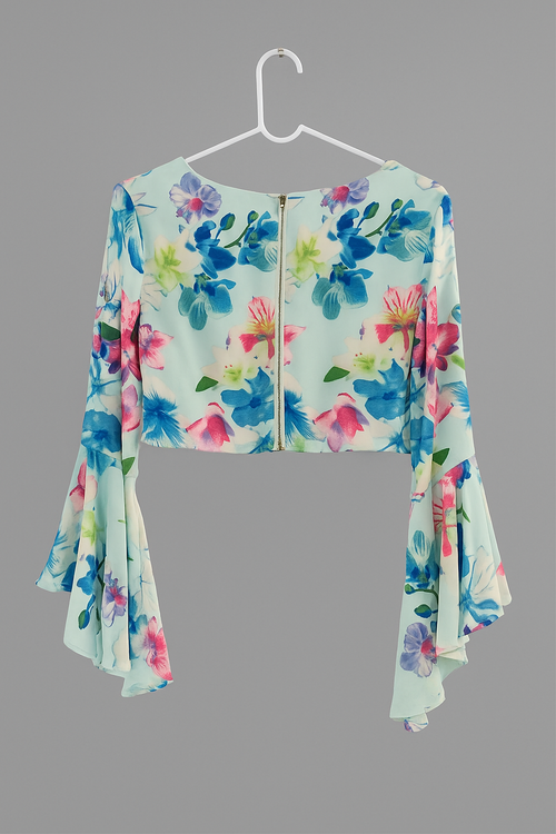 Blusa de manga larga con escote